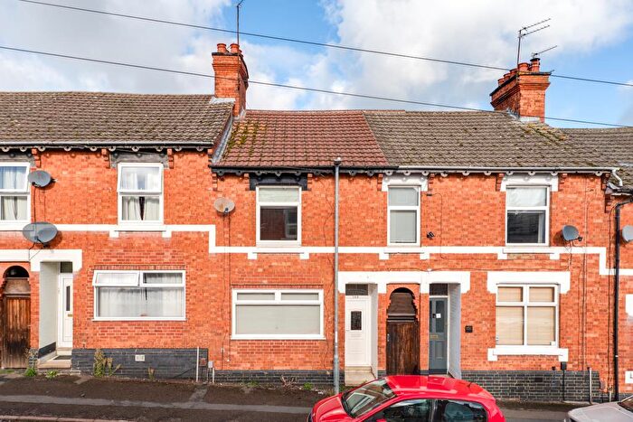 3 Bedroom Terraced House For Sale In Russell Street, Kettering, NN16