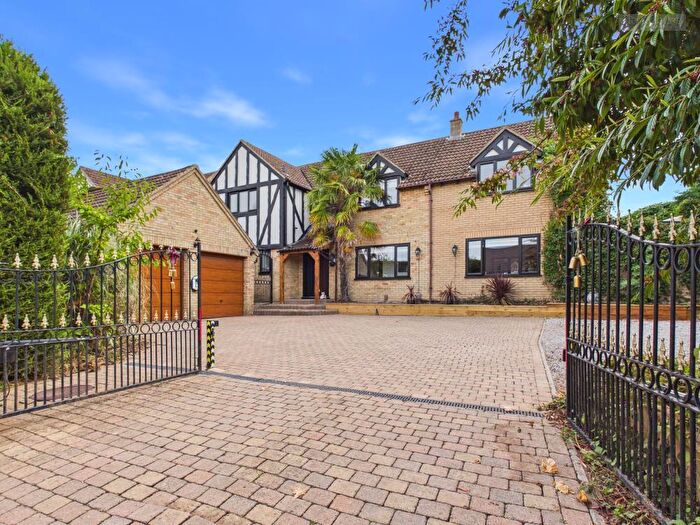 5 Bedroom Detached House For Sale In Martins Way, Orton Waterville, Peterborough, PE2