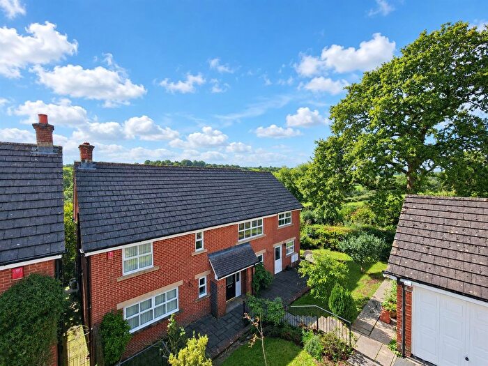5 Bedroom Detached House For Sale In Mayne Close, Launceston, PL15