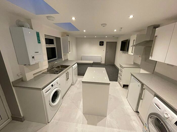 6 Bedroom House To Rent In Exeter Road, Selly Oak, West Midlands, B29