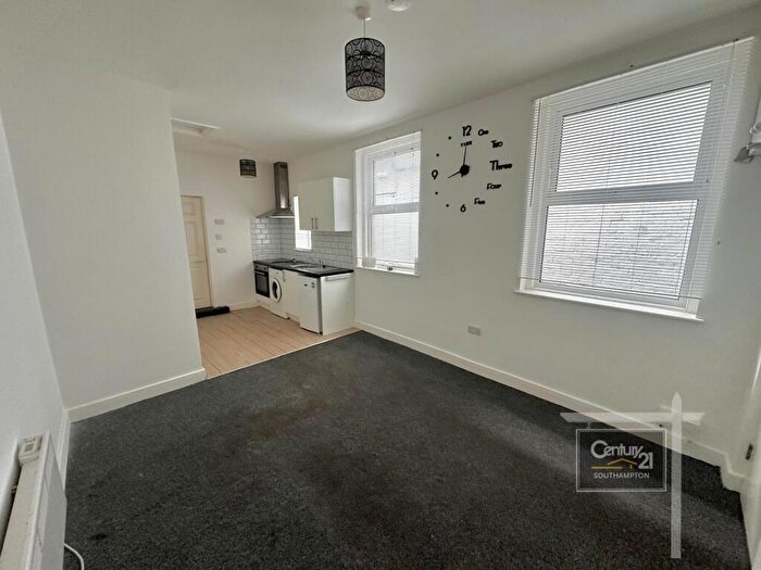 1 Bedroom Flat To Rent In |Ref. |, Victoria Road, Netley Abbey, Southampton, SO31