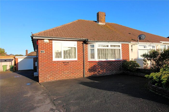 2 Bedroom Bungalow For Sale In Ferneham Road, Fareham, Hampshire, PO15