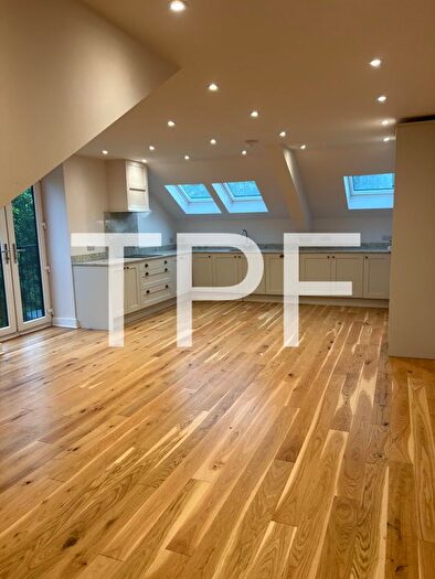 2 Bedroom Flat To Rent In Mill Pool Close, Stockport, SK6