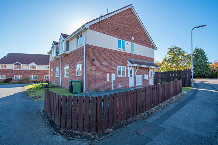 2 Bedroom Flat To Rent In Chaucer Close, Sunderland Road, Gateshead, NE8