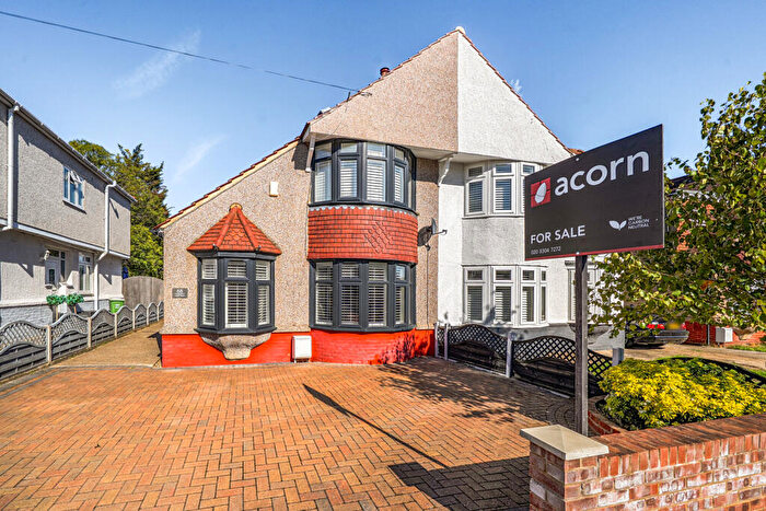 3 Bedroom Semi-Detached House For Sale In Falconwood Avenue, Welling, DA16
