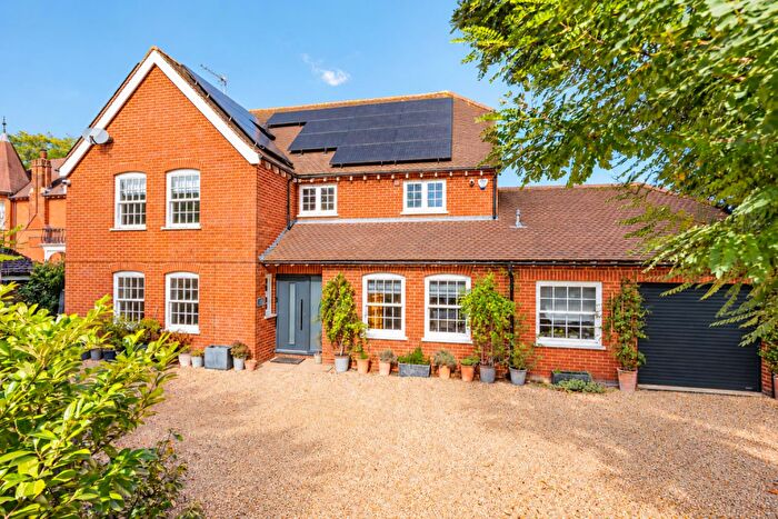 6 Bedroom Detached House For Sale In Highfield Road, Hertford, SG13