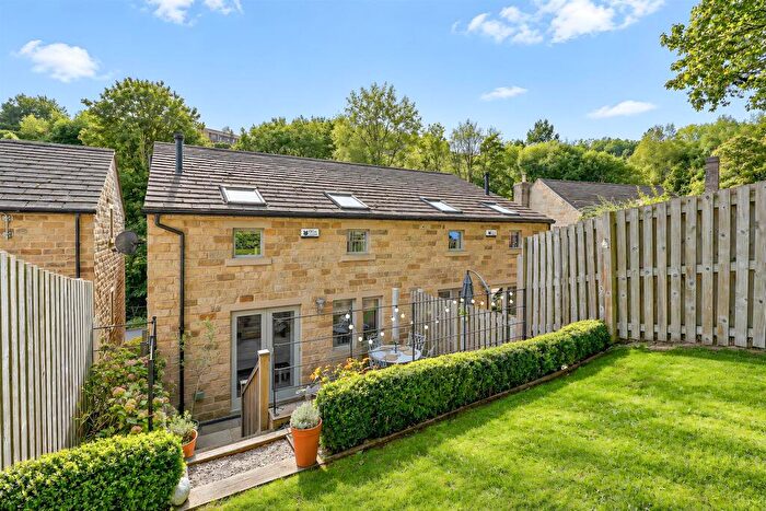 4 Bedroom Semi-Detached House For Sale In Bank Lane, Holmfirth, HD9