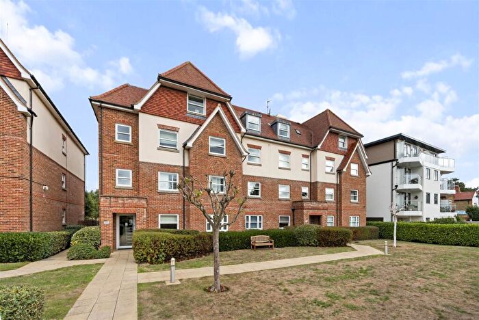 2 Bedroom Flat For Sale In Grosvenor Heights, North Chingford, E4