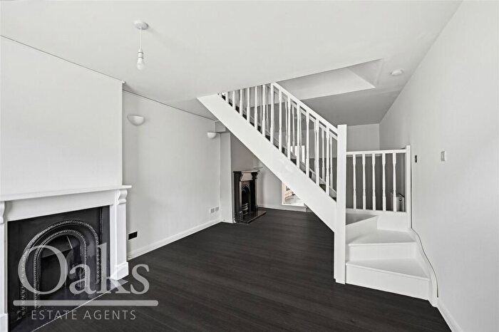 2 Bedroom Terraced House For Sale In Warren Road, East Croydon, CR0