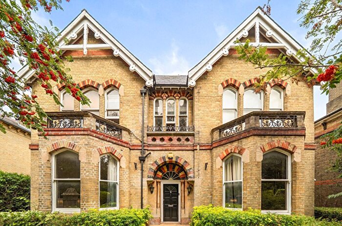 2 Bedroom Maisonette For Sale In The Avenue, Southampton, Hampshire, SO17