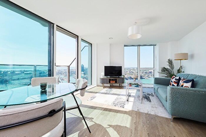 2 Bedroom Apartment To Rent In Vantage Tower, Centenary Plaza, Southampton, City Of Southampton, SO19
