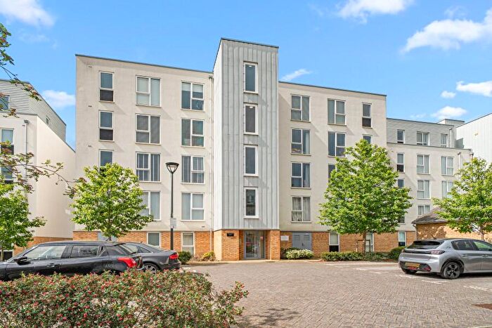 2 Bedroom Apartment To Rent In Addlestone, Surrey, KT15