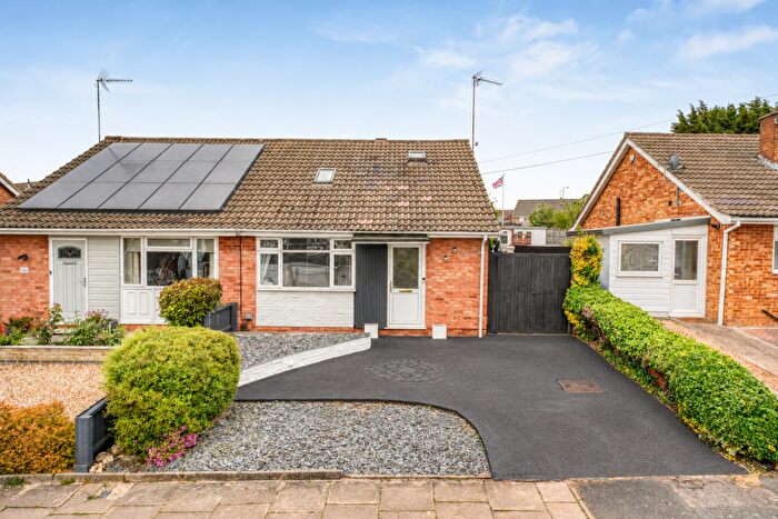 3 Bedroom Semi-Detached House For Sale In Grosvenor Way, Barton Seagrave, Kettering, NN15