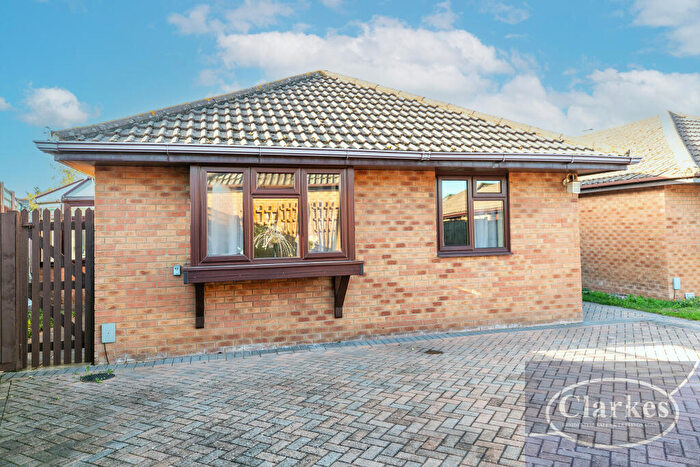 3 Bedroom Bungalow For Sale In Adamsfield Gardens, Bournemouth, BH10