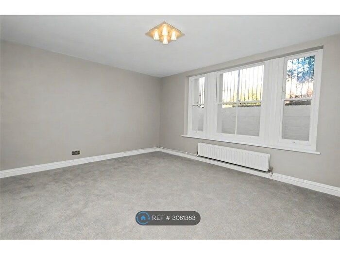 Studio To Rent In Ewell Road, Surbiton, KT6
