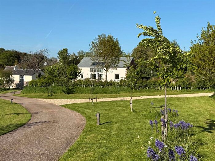 3 Bedroom Detached House To Rent In Sowden Lane, Lympstone, EX8