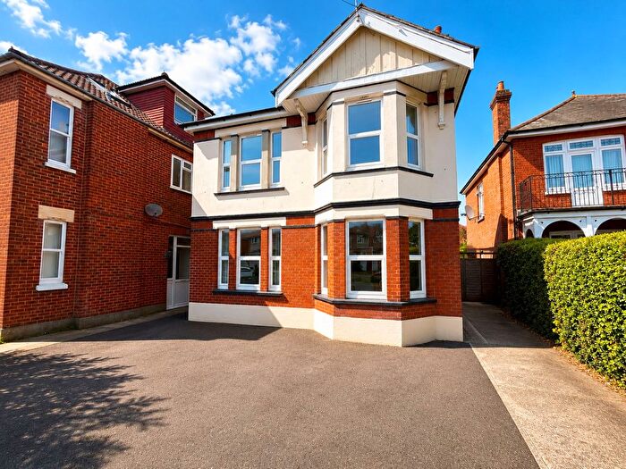 6 Bedroom Property To Rent In Talbot Road, Bournemouth, BH9