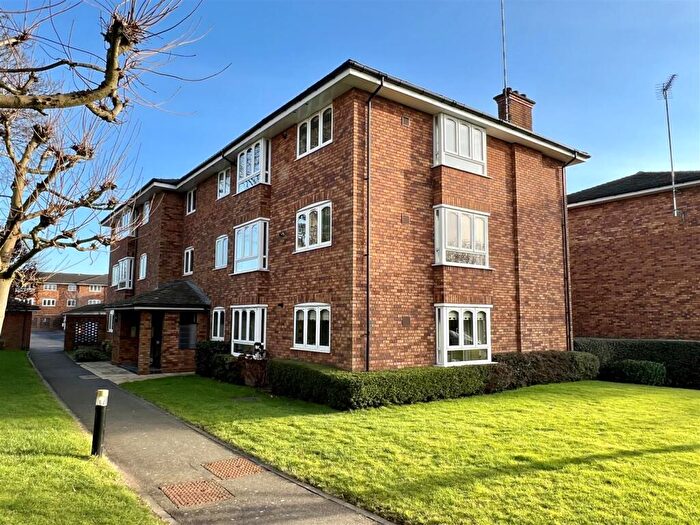 2 Bedroom Apartment For Sale In Queens Court, Alderham Close, Solihull, B91