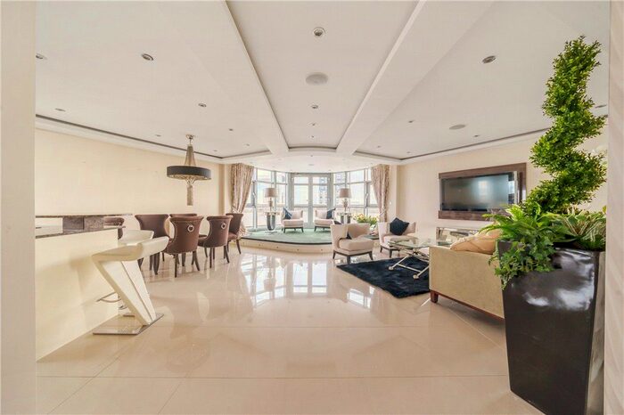 3 Bedroom Flat To Rent In Altolusso, Bute Terrace, Caerdydd, CF10
