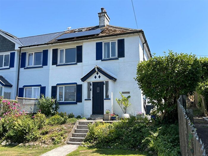 4 Bedroom Semi-Detached House For Sale In Battery Park, Polruan, PL23
