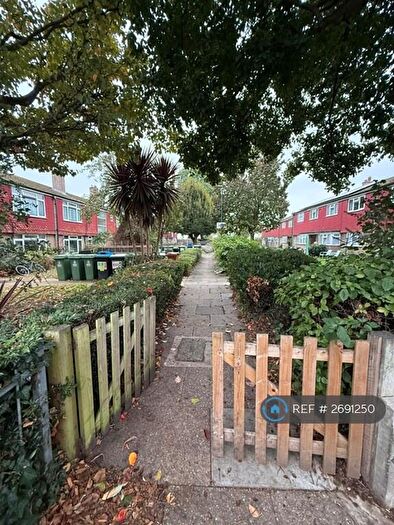 1 Bedroom Flat To Rent In Bruce Close, Welling, DA16