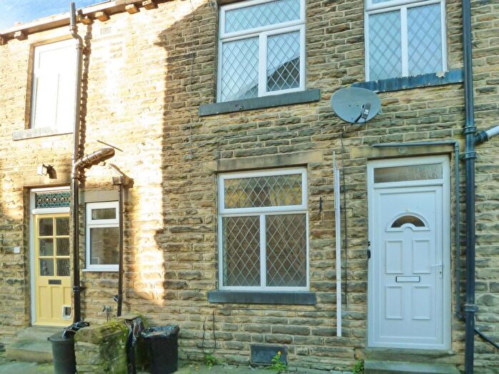 1 Bedroom Terraced House For Sale In East Parade, Baildon, Bradford, BD17
