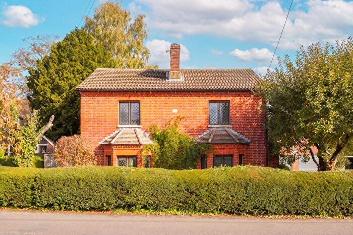 4 Bedroom Detached House For Sale In Lees Hill, South Warnborough, RG29