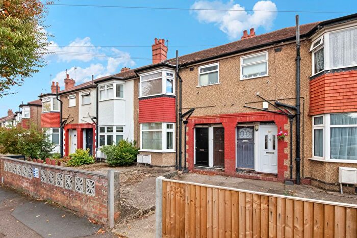 1 Bedroom Maisonette For Sale In Reading Road, Northolt, UB5