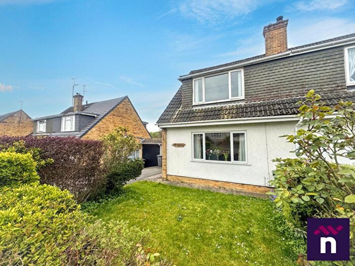 3 Bedroom Semi-Detached House For Sale In Prestbury Drive, Warminster, BA12