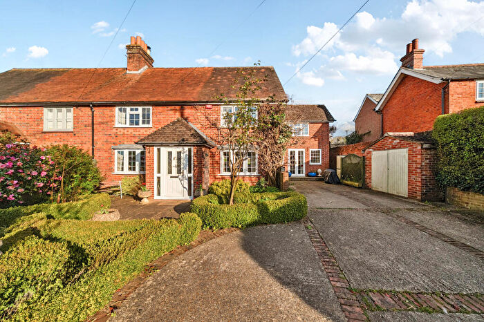4 Bedroom Semi-Detached House For Sale In Long Lane, Newbury, RG14