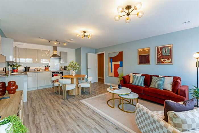 1 Bedroom Flat For Sale In Chatham Heights, Chatham Street, Reading, RG1