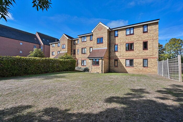 1 Bedroom Flat For Sale In Farne House, Watford, WD18