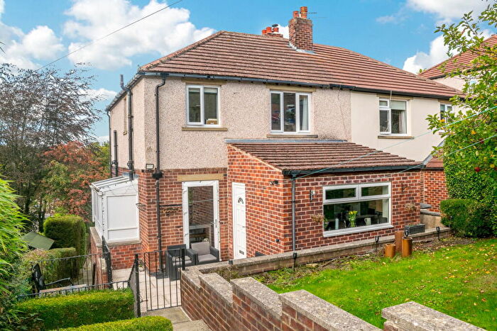 3 Bedroom Semi-Detached House For Sale In School Hill, Kirkburton, Huddersfield, HD8