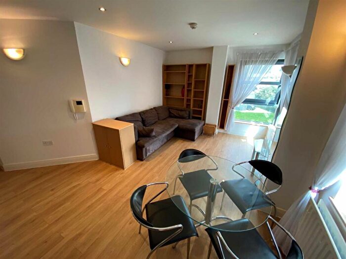 2 Bedroom Apartment To Rent In Mere House, Castlefield Locks, Manchester, M15