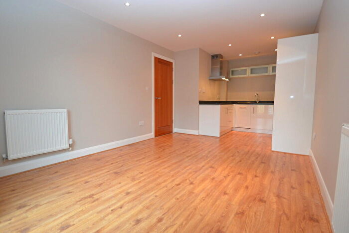 1 Bedroom Apartment To Rent In Alpha Road, Surbiton, KT5