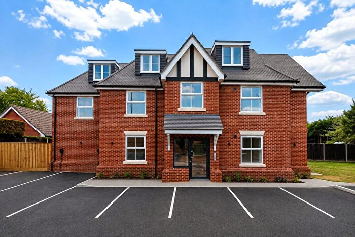1 Bedroom Flat For Sale In Guildford Road, Woking, Surrey, GU22