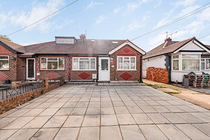 4 Bedroom Semi-Detached Bungalow For Sale In Sandown Way, Northolt, UB5