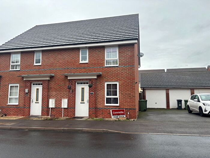 3 Bedroom Semi-Detached House For Sale In Rounds Road, Worcester, WR5