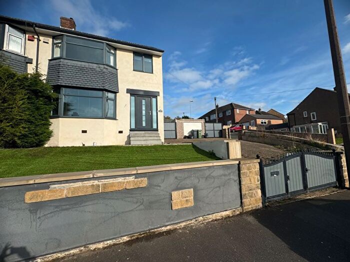 3 Bedroom Semi-Detached House To Rent In New Hey Road, Huddersfield, HD3