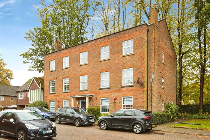 2 Bedroom Flat For Sale In Spring Close, Crawley, RH11
