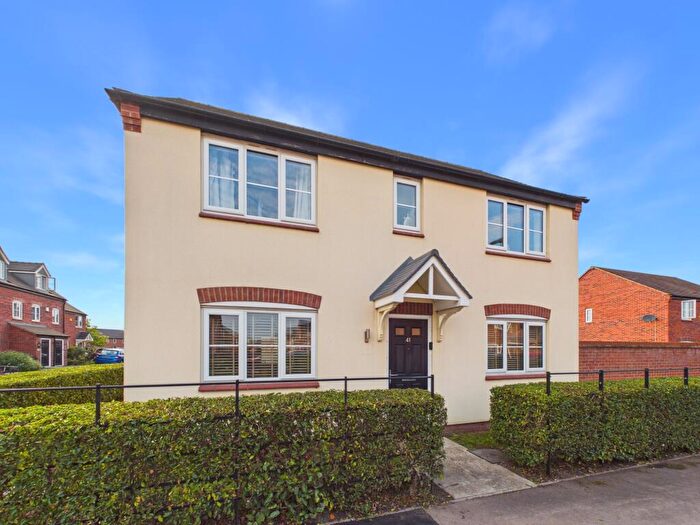 3 Bedroom Detached House For Sale In Chilham Way, Boulton Moor, DE24