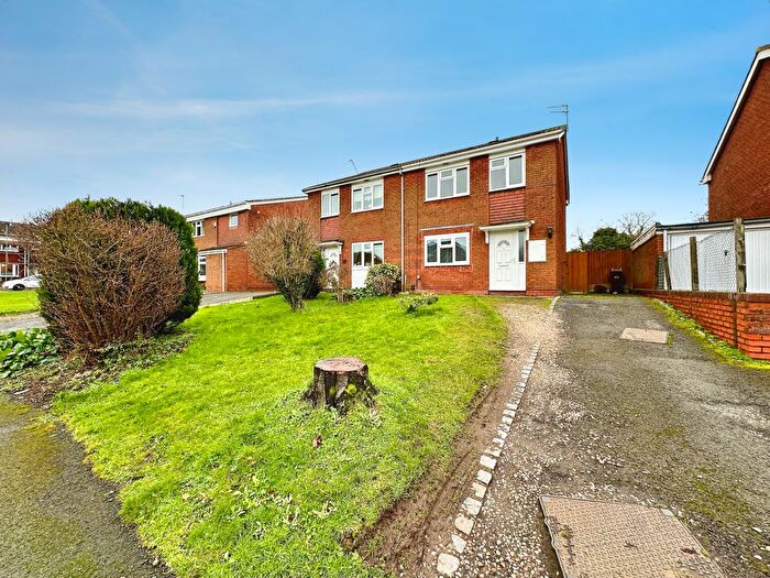 3 Bedroom Semi-Detached House To Rent In Eastney Crescent, Wolverhampton, WV8