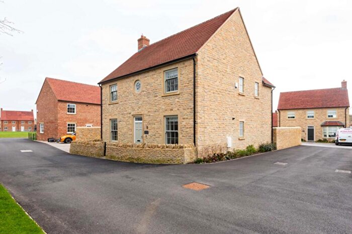 4 Bedroom Detached House To Rent In Taylors Close, Woodstock, Oxfordshire, OX20