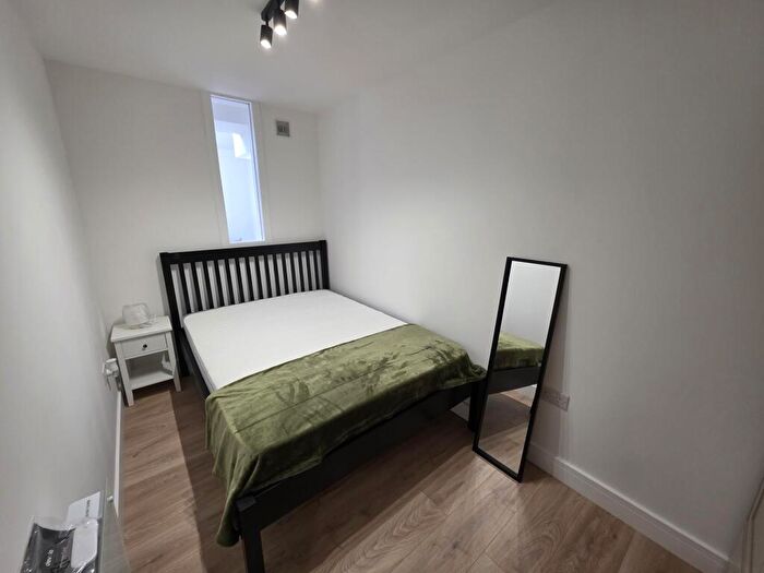 1 Bedroom Flat To Rent In Crwys Road, Cardiff, CF24