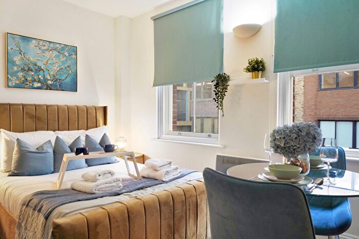 1 Bedroom Terraced House To Rent In East Passage, London, EC1A
