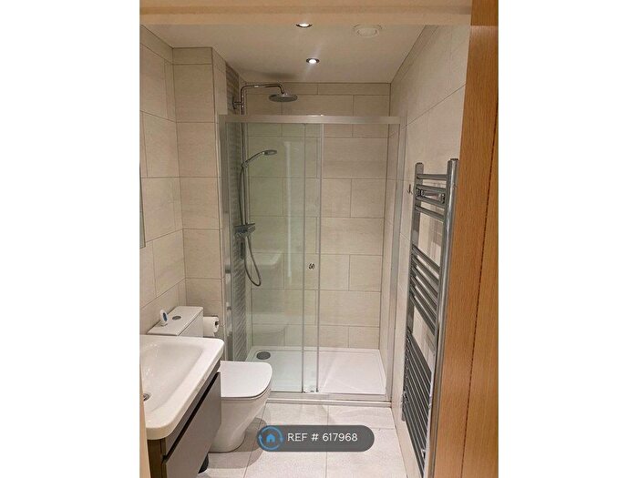 1 Bedroom Flat To Rent In Cross Street, Reading, RG1
