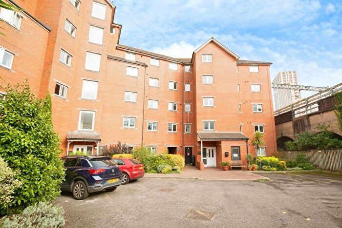 1 Bedroom Flat For Sale In Taffs Mead Embankment, Cardiff, CF11