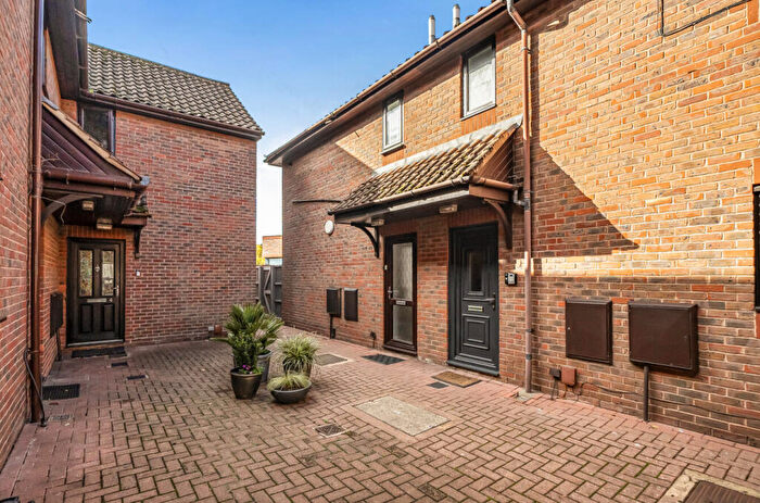 1 Bedroom House For Sale In Kendrick Close, Wokingham, Berkshire, RG40