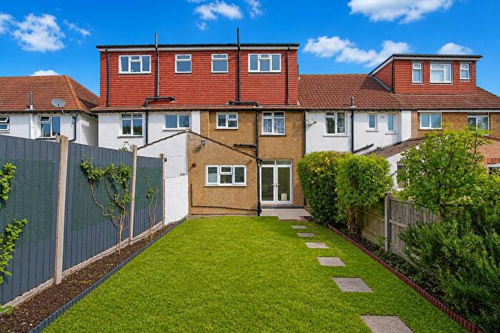4 Bedroom House For Sale In The Crescent, Sutton, SM1