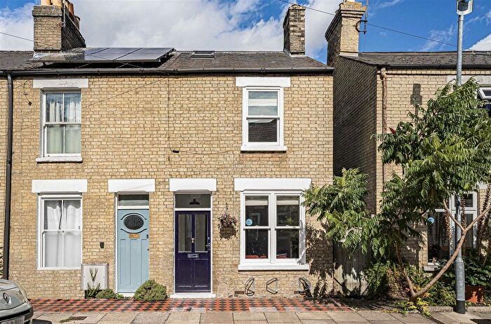 3 Bedroom End Of Terrace House For Sale In Stone Terrace, Cambridge, CB1